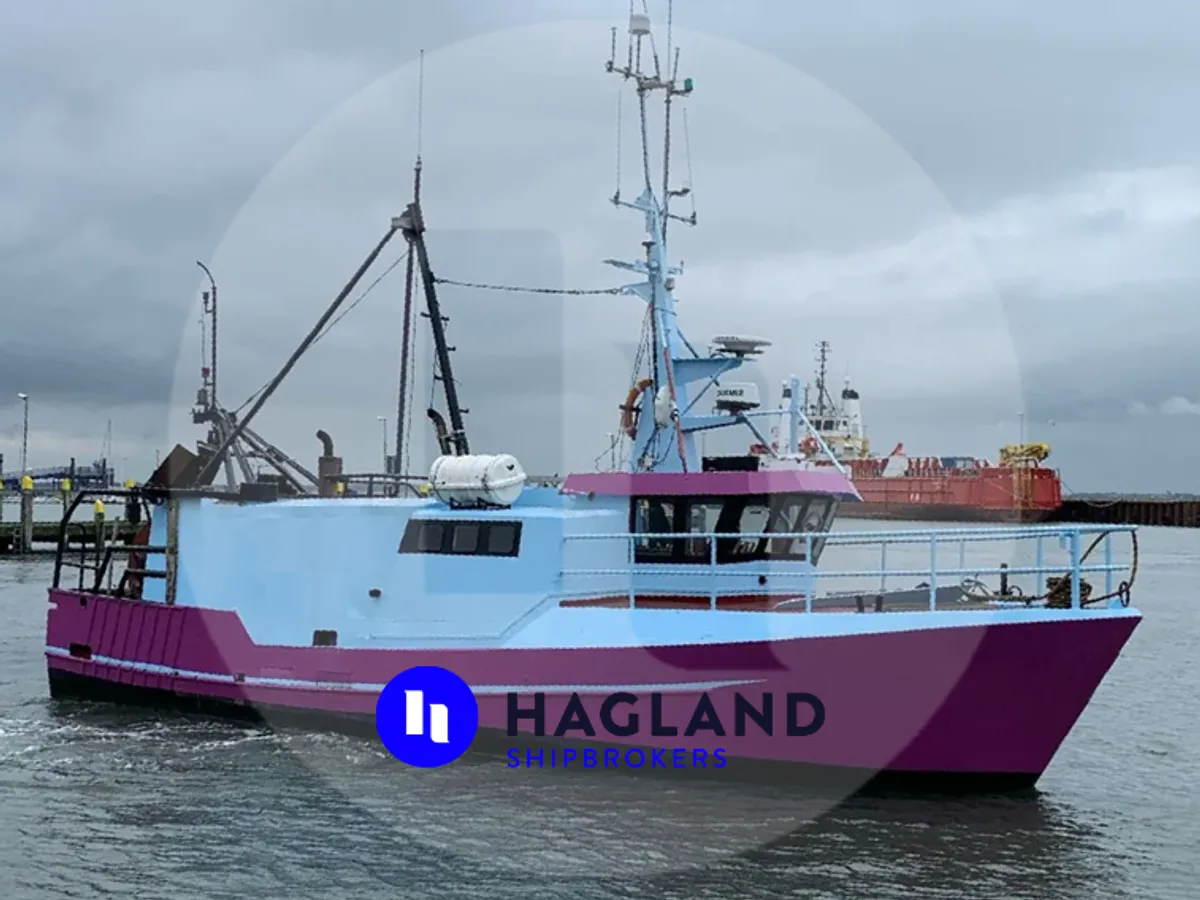 زندہ مچھلیوں کا بحری جہاز فروخت کے لیے