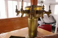بحری جہاز فروخت کے لیے