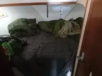 عملے کی کشتی فروخت کے لیے