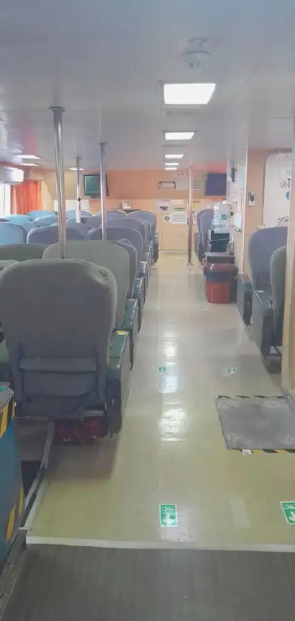 عملے کی کشتی فروخت کے لیے