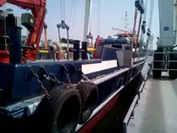 عملے کی کشتی فروخت کے لیے