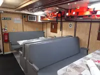 عملے کی کشتی فروخت کے لیے