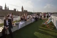 کروز فیری فروخت کے لیے