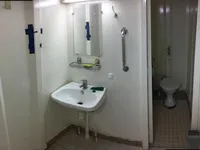 تحقیقی جہاز فروخت کے لیے