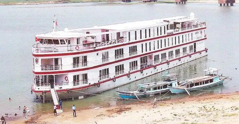 کروز جہاز فروخت کے لیے