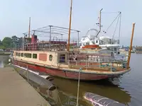بحری جہاز فروخت کے لیے