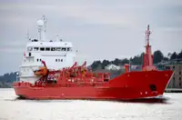 Oil/Chemical tanker فروخت کے لئے