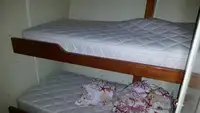 عملے کی کشتی فروخت کے لیے