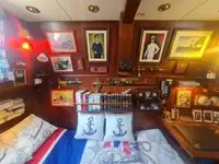 آگ بجھانے والا جہاز فروخت کے لیے