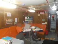 عملے کی کشتی فروخت کے لیے