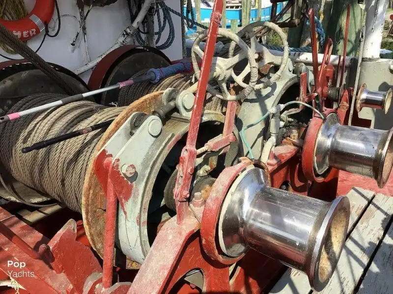 ٹراولر فروخت کے لیے