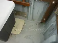 ٹراولر فروخت کے لیے