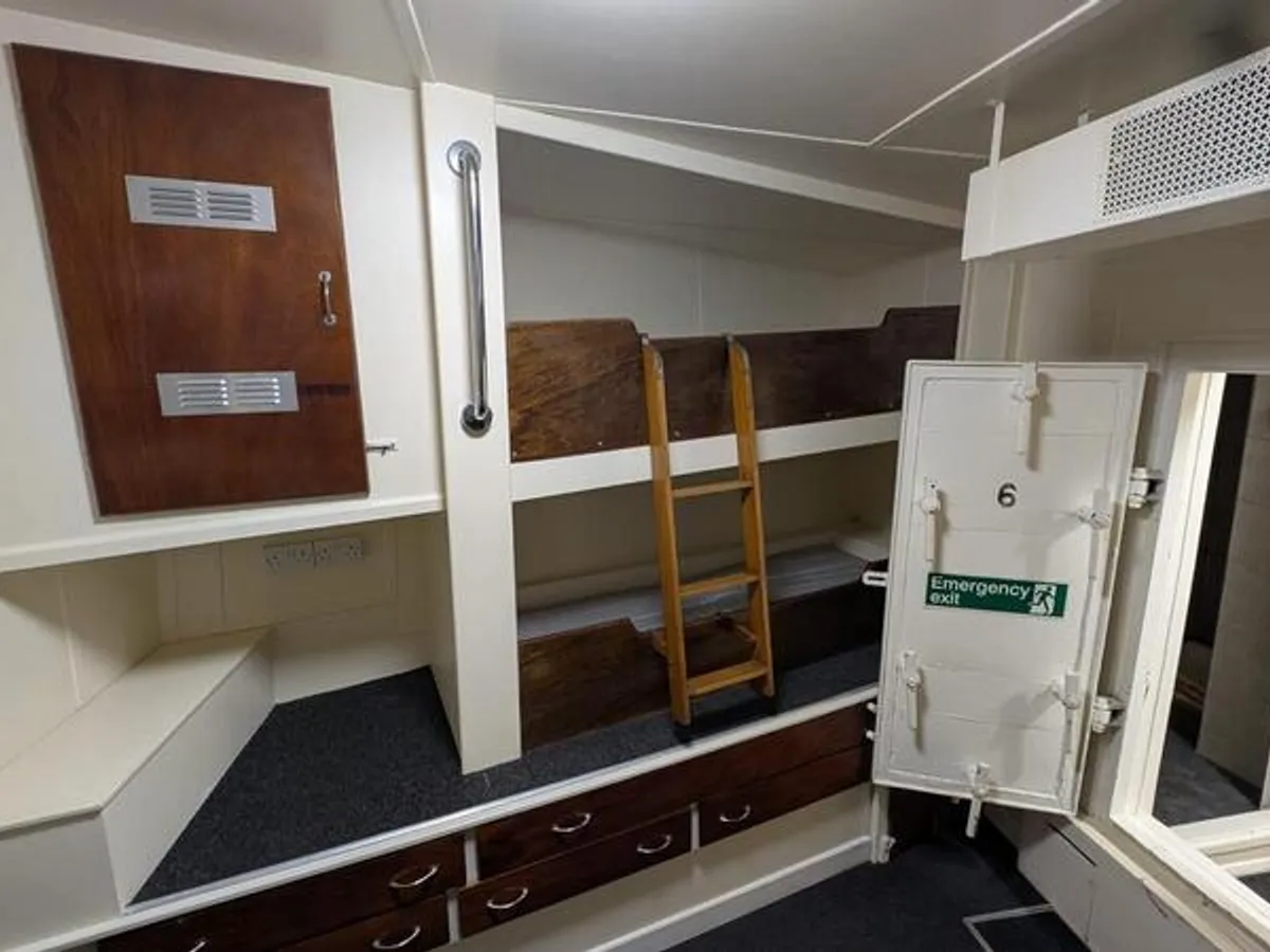 سروے کرنے والی کشتی فروخت کے لیے