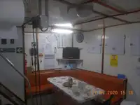 عملے کی کشتی فروخت کے لیے