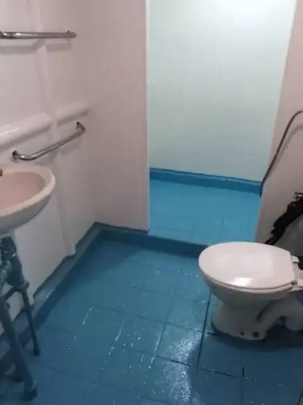 بحری جہاز فروخت کے لیے