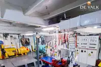 بحری جہاز فروخت کے لیے