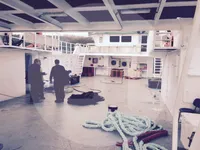 بحری جہاز فروخت کے لیے