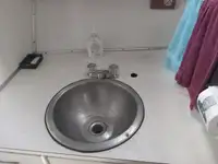 عملے کی کشتی فروخت کے لیے