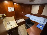 کانٹینر جہاز فروخت کے لیے