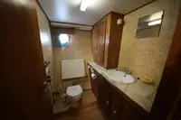 بحری جہاز فروخت کے لیے