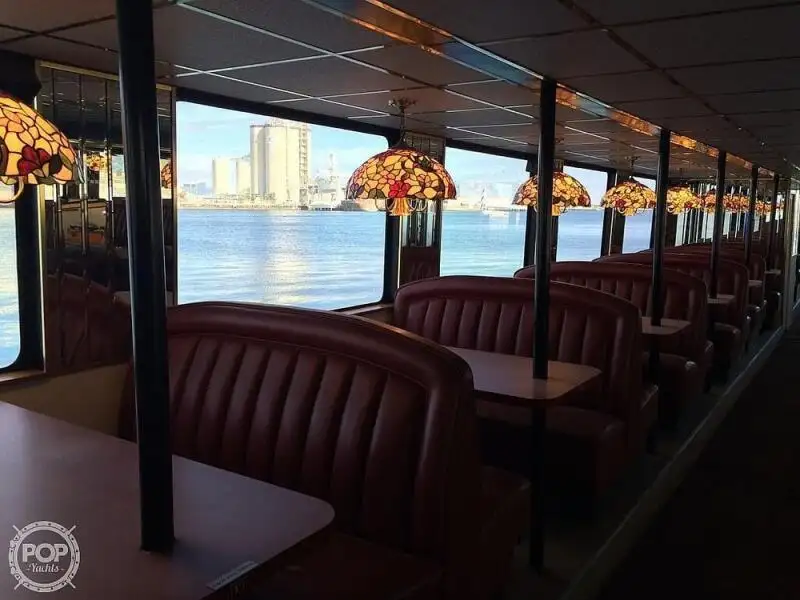 کروز جہاز فروخت کے لیے