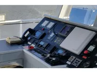 عملے کی کشتی فروخت کے لیے
