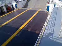 بحری جہاز فروخت کے لیے