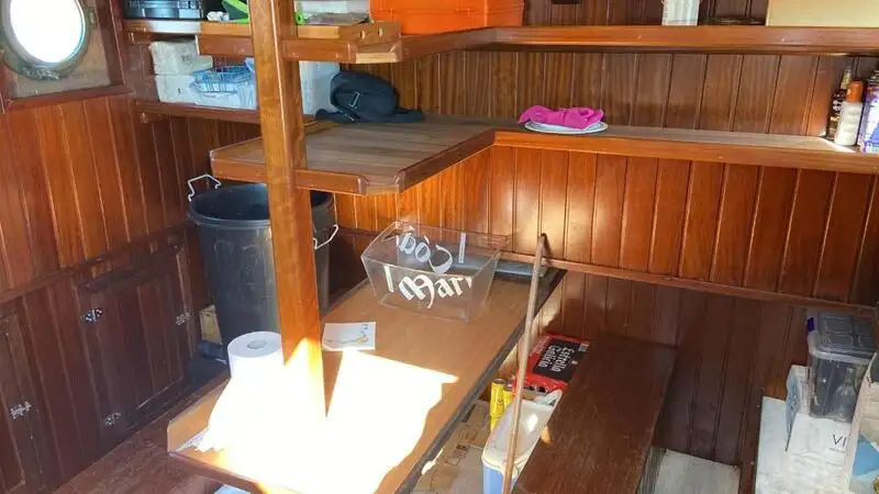 بحری جہاز فروخت کے لیے