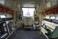 بحری / فوجی جہاز فروخت کے لیے