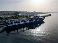 بحری جہاز فروخت کے لیے