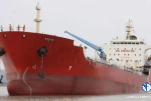 Oil/Chemical tanker for sale
