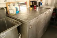 بحری جہاز فروخت کے لیے