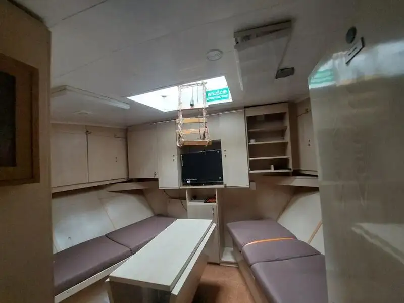 سروے کرنے والی کشتی فروخت کے لیے