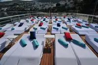 کروز فیری فروخت کے لیے
