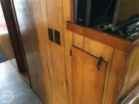 ٹراولر فروخت کے لیے
