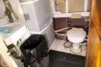 بحری جہاز فروخت کے لیے
