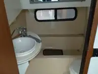 عملے کی کشتی فروخت کے لیے