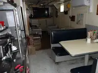 تحقیقی جہاز فروخت کے لیے