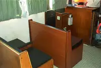 عملے کی کشتی فروخت کے لیے