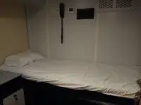 عملے کی کشتی فروخت کے لیے