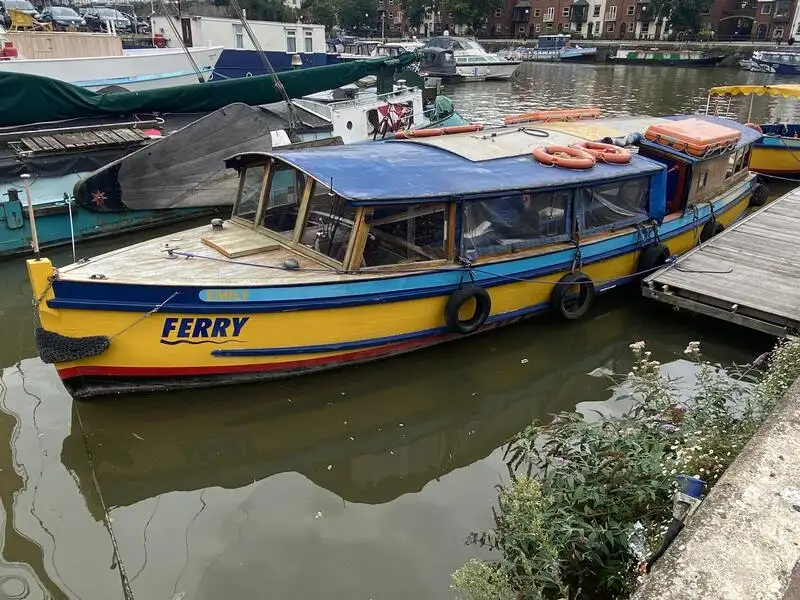 بحری جہاز فروخت کے لیے