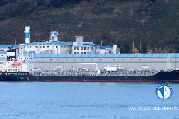 Oil/Chemical tanker for sale