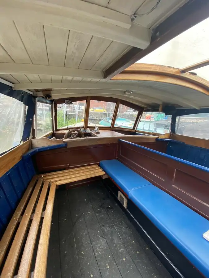 بحری جہاز فروخت کے لیے