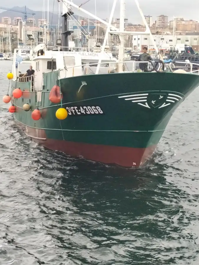 ماہی گیری کا ٹرالر فروخت کے لئے