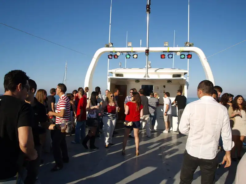 کشتی فروخت کے لئے