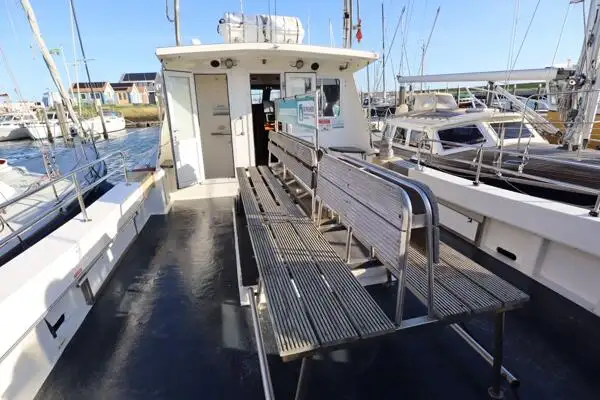 گشتی کشتی فروخت کے لئے