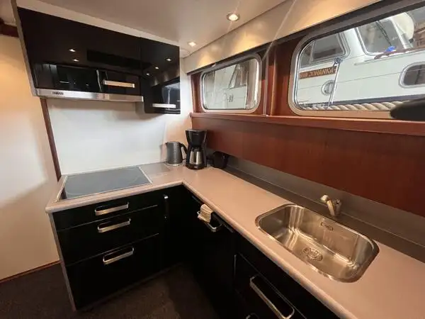 کام کی کشتیاں فروخت کے لئے