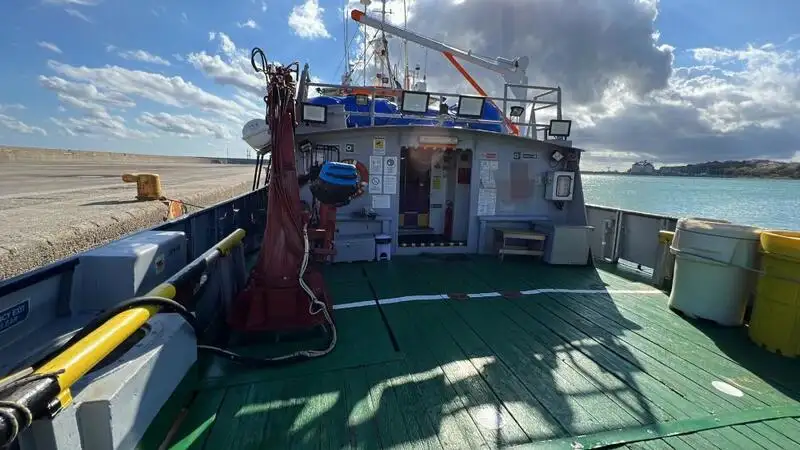 عملے کی کشتی فروخت کے لئے