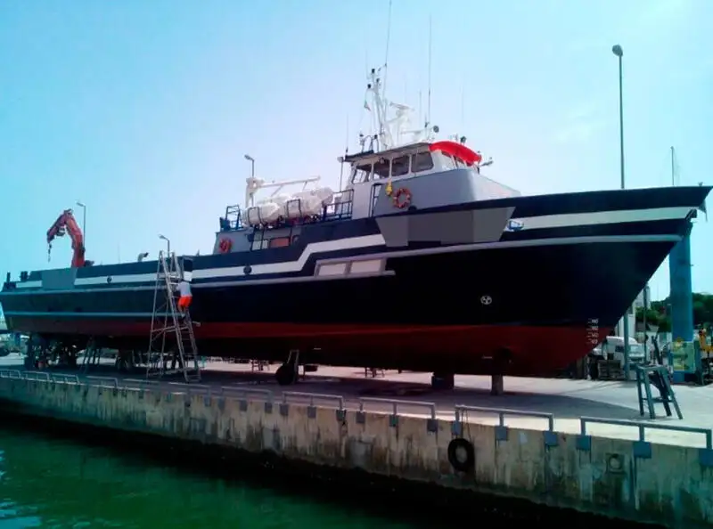 عملے کی کشتی فروخت کے لئے