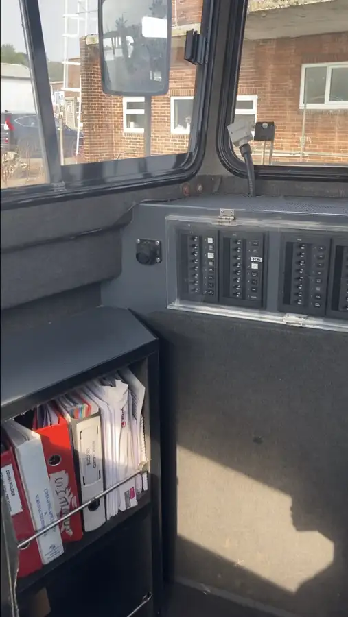 کنٹینر جہاز فروخت کے لئے